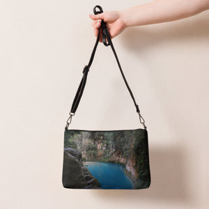 crossbody-crossbodybag-bassin bleu-bag-théo gallery expo-théo photography haiti