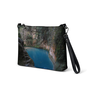crossbody-crossbodybag-bassin bleu-bag-théo gallery expo-théo photography haiti
