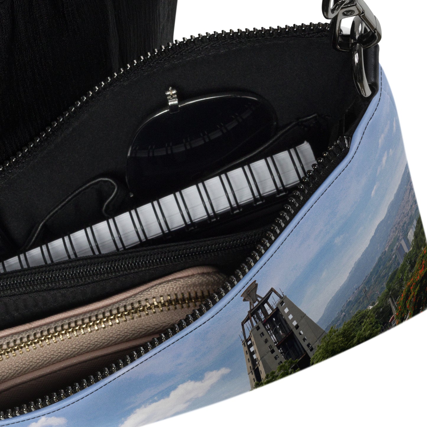 Crossbody bag ( Champ de mars, Haiti )