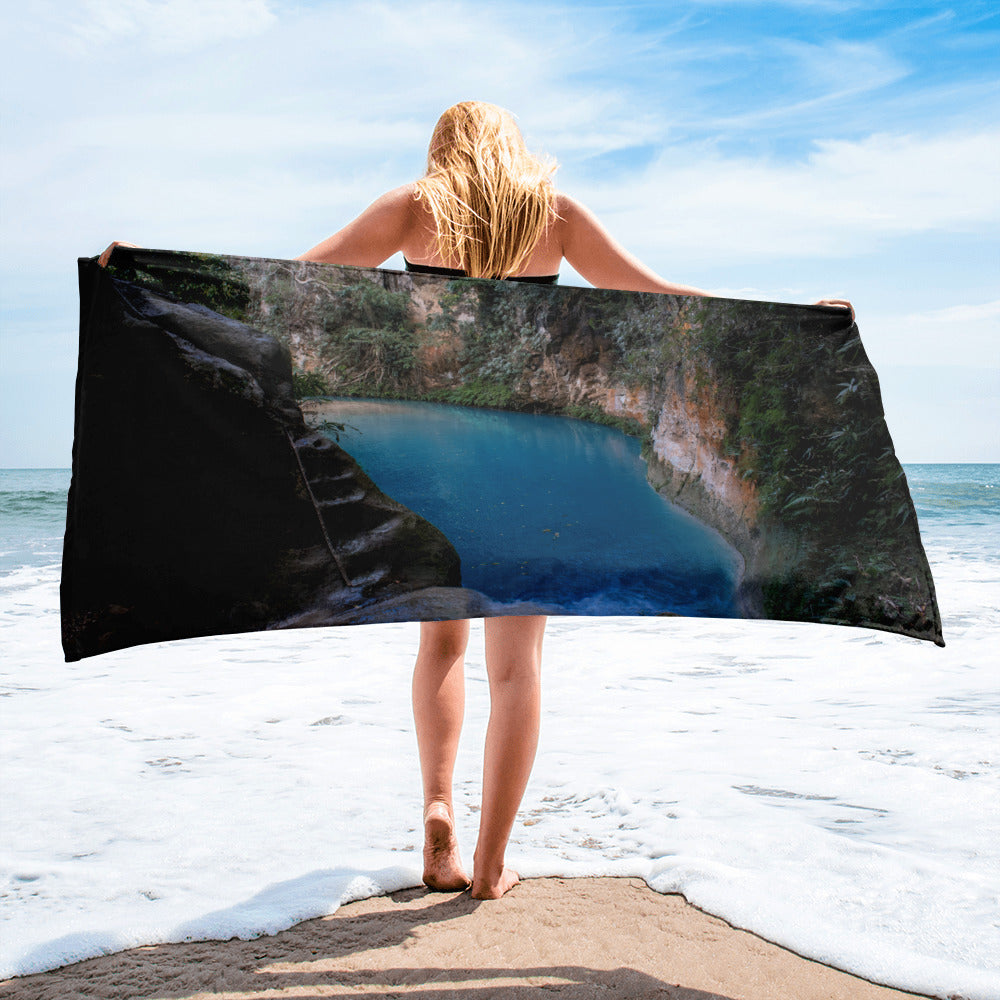Towel ( Bassin Bleu, Haïti )