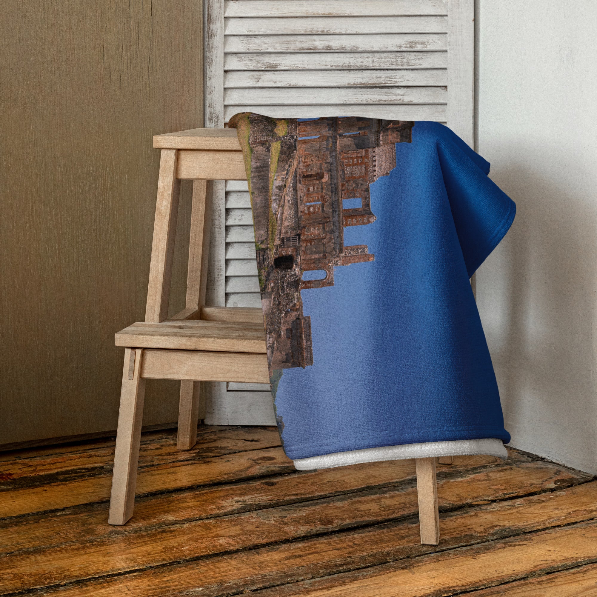 Towel ( Palais Sans Souci, Haïti )