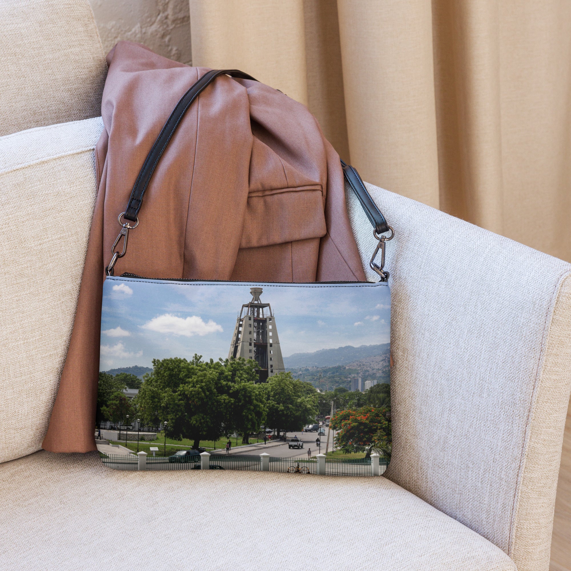 crossbody-crossbodybag-champdemars-bag-théo gallery expo-théo photography haiti