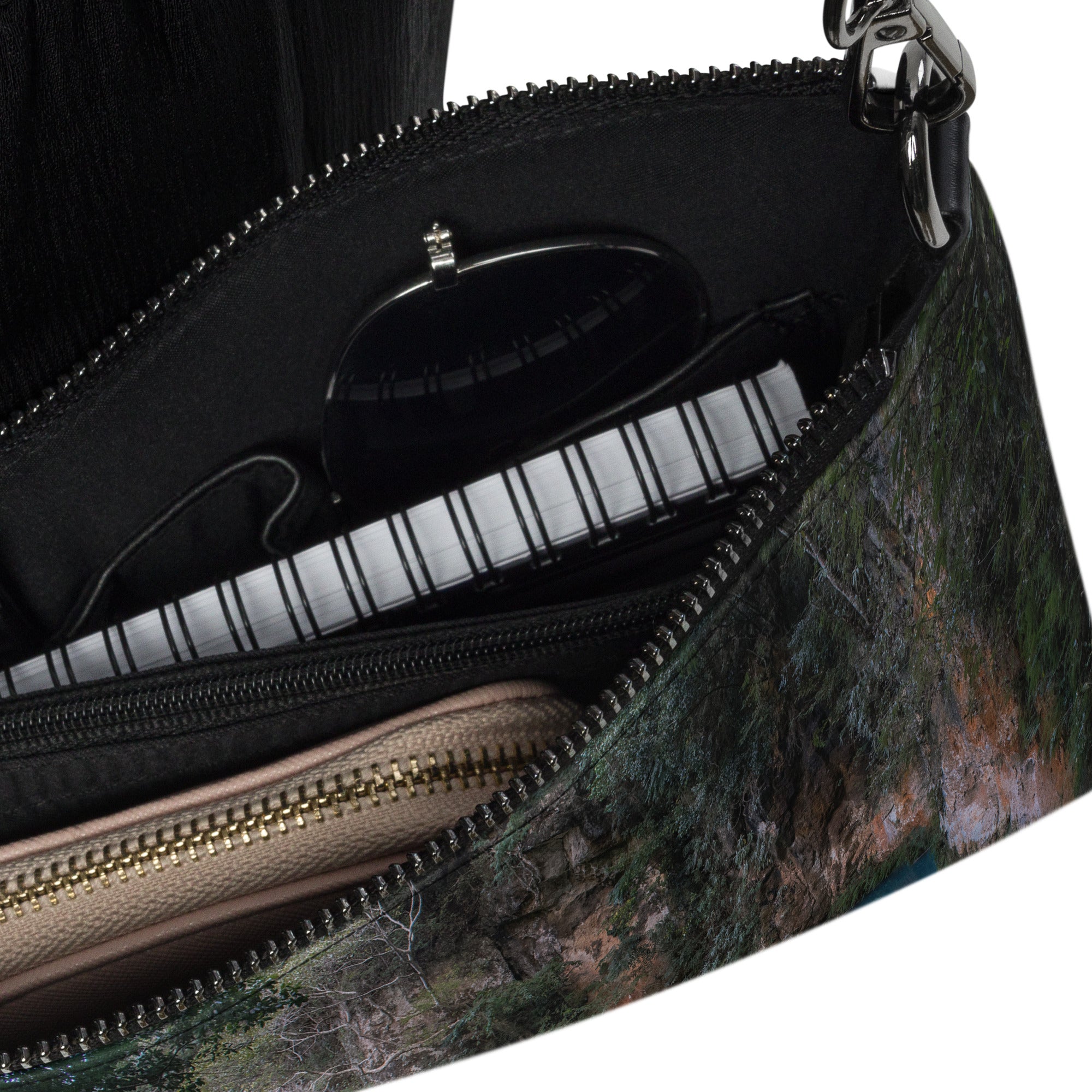 crossbody-crossbodybag-bassin bleu-bag-théo gallery expo-théo photography haiti